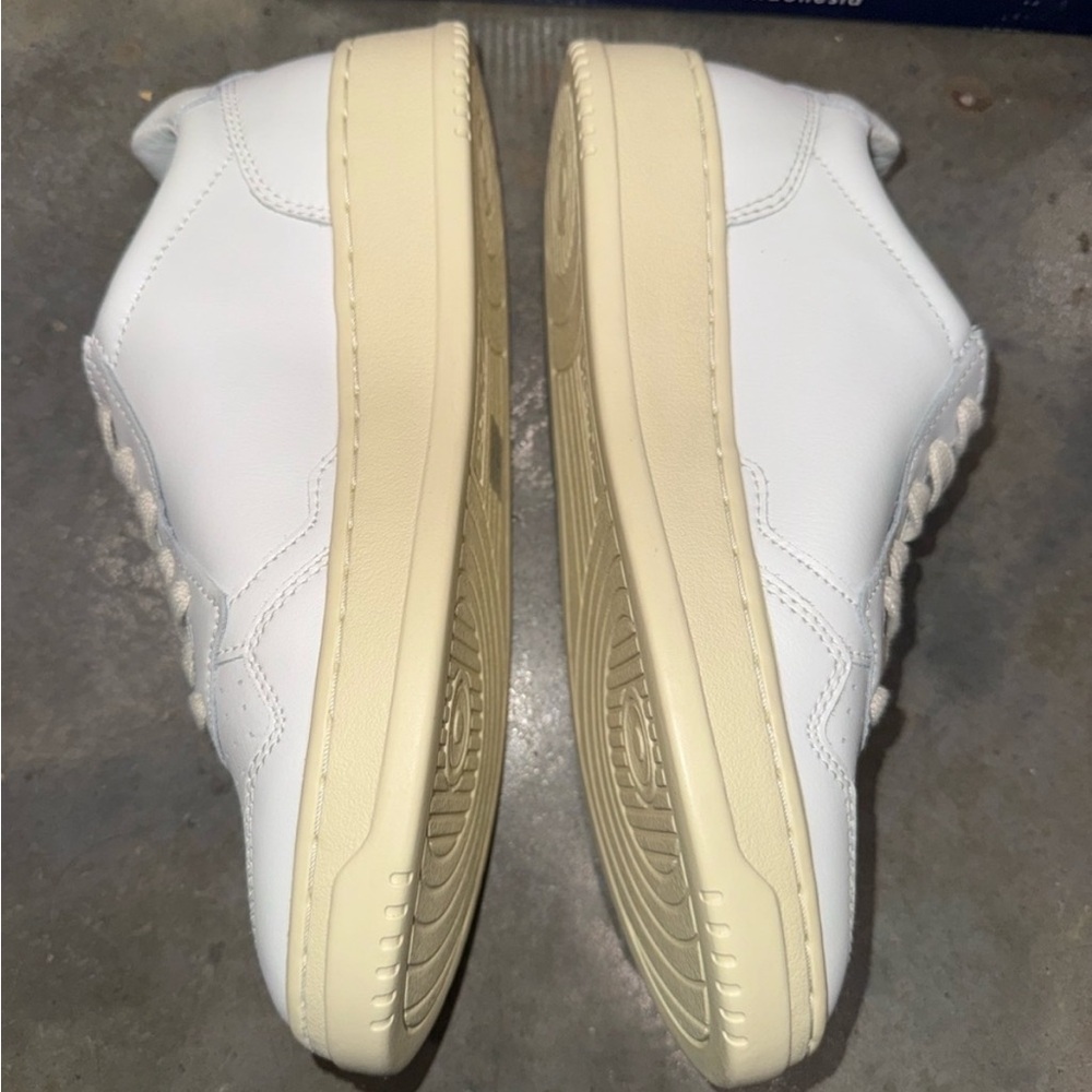 AUTRY SNEAKERS WOMAN
MEDALIST LOW SNEAKER LEATHER, WHITE size 8 / EU 39 - Picture 8 of 9